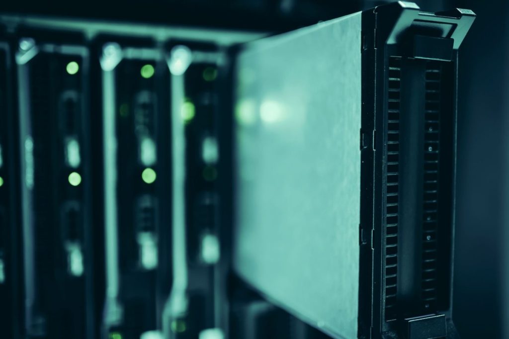 Servere și infrastructură de hosting reprezentative pentru site-uri cu adrese IP diferite