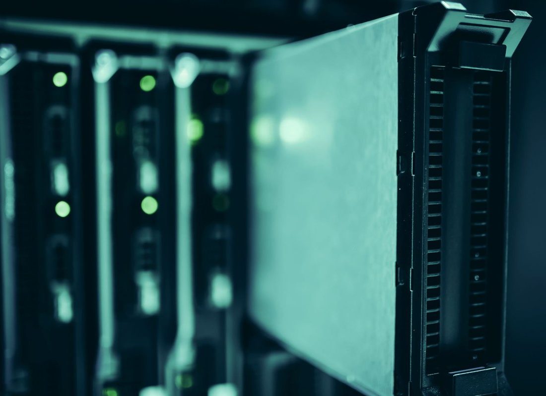 Servere și infrastructură de hosting reprezentative pentru site-uri cu adrese IP diferite