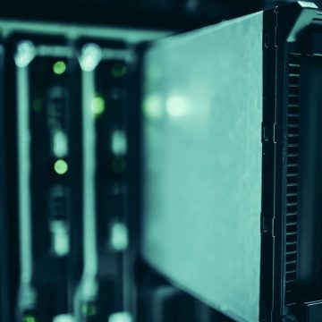 Servere și infrastructură de hosting reprezentative pentru site-uri cu adrese IP diferite