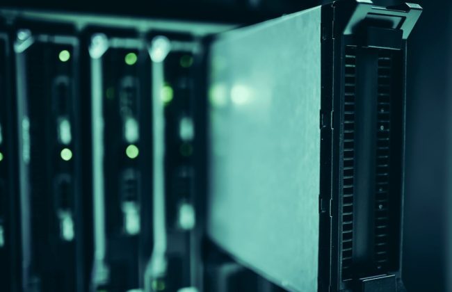 Servere și infrastructură de hosting reprezentative pentru site-uri cu adrese IP diferite