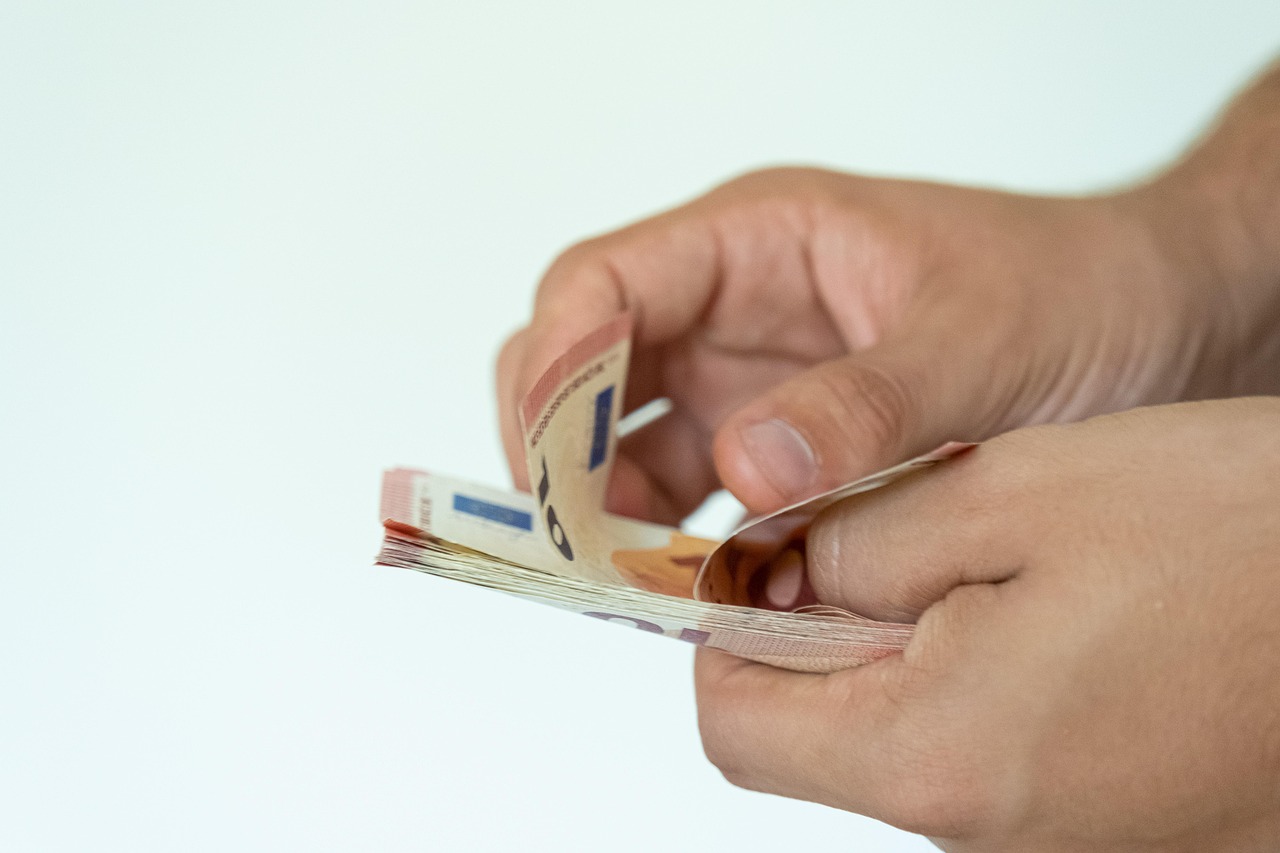 Impactul retragerii bancnotelor asupra utilizatorilor