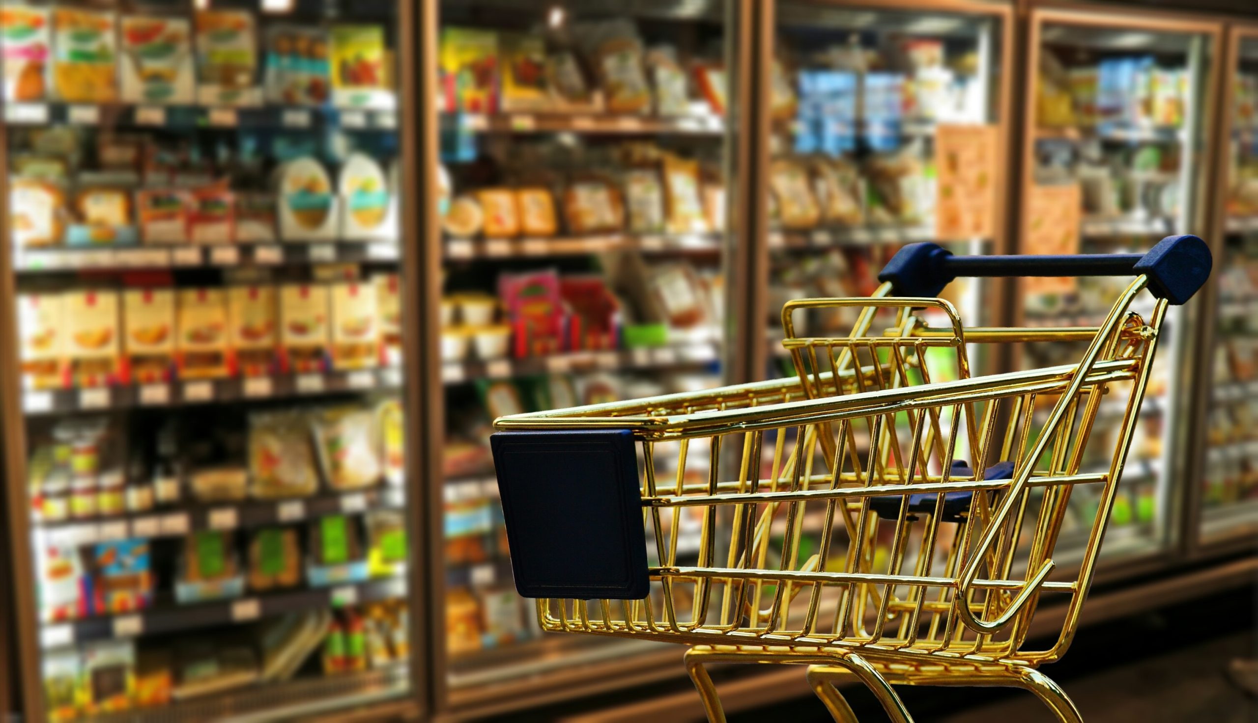Cum să economisești bani la cumpărăturile alimentare fără să renunți la produsele de care ai nevoie