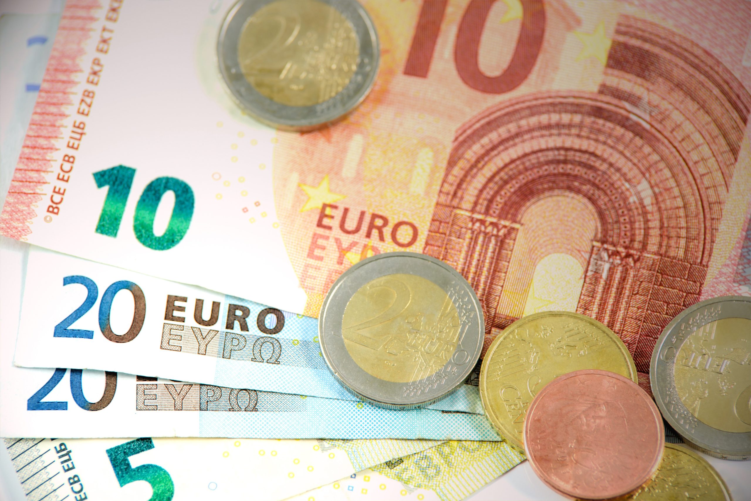 Cum îți calculezi obligațiile fiscale anuale